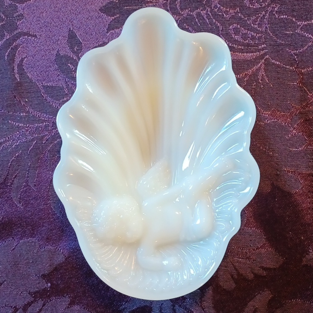 Vintage Avon Angel/Cherub Milk Glass Dish